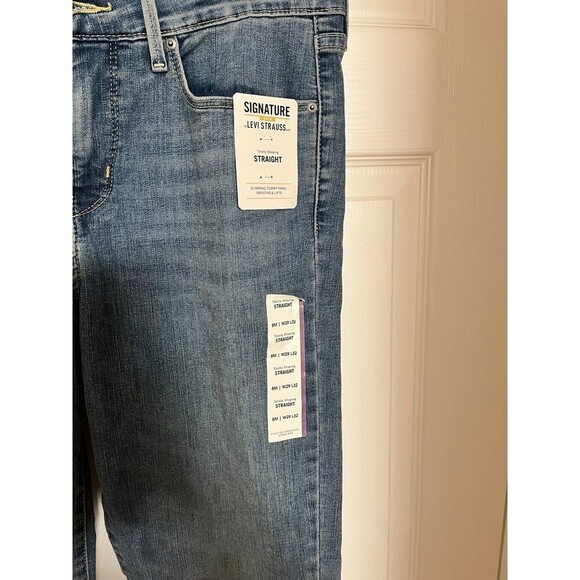 Levi’s Totally Shaping Stretch Jeans - Picture 2 of 5